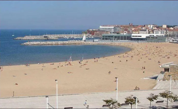 Playa Poniente Χιχόν
